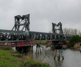 Dopo 59 anni, il ponte sul Po di Brondolo si alza