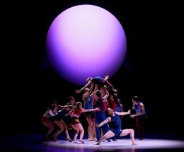 Un caleidoscopio di corpo e musica