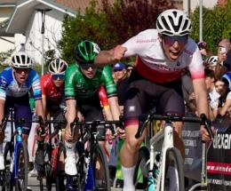 Coltro vola in picchiata e vince