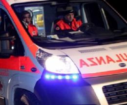 Litigano in casa e lei lo accoltella