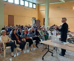 Calesella al passo con la moda