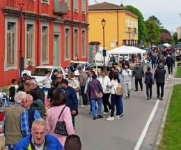 Gli hobbisti si prendono la piazza