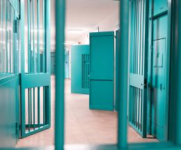 Detenuto del minorile s&rsquo;impicca, lo salvano