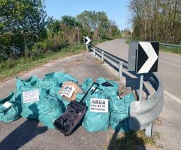 Raccolti trecento chili di rifiuti