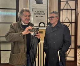 Barbareschi, selfie e omaggio