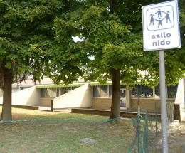 Iscrizioni all&rsquo;asilo &ldquo;di cartapesta&rdquo;