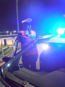 Alzano il gomito e si mettono alla guida, addio patenti e auto