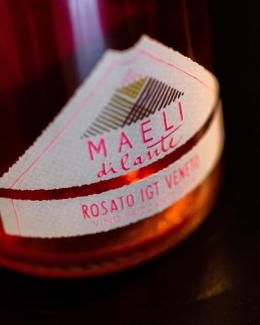 Vino e moda in cantina da Maeli