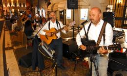 Band e performer, il centro è rock