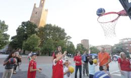 Il centro diventa un grande campo sportivo