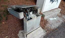 Raid vandalico, danni e rabbia