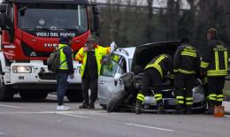 Paura in Transpolesana: auto distrutta