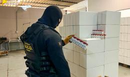 Una mega fabbrica clandestina di sigarette