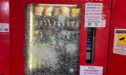 Vandali alle macchinette, danni ingenti