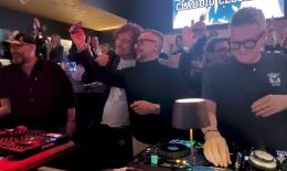 Claudio Cecchetto &ldquo;infiamma&rdquo; il Party: "La disco non morir&agrave; mai"