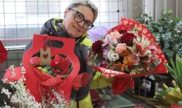 E' scattata la grande corsa a fiori e regali