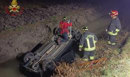 Auto si ribalta, paura in Transpolesana