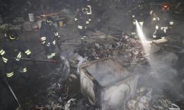 Si levano le fiamme, ci pensano i pompieri