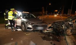 Frontale: cinque persone ferite