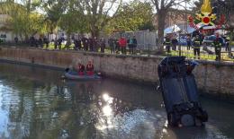 Vola con l'auto nel Canalbianco