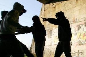 In aumento le baby gang e i figli che picchiano i genitori