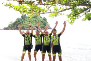 Free Bikers tra templi buddisti e piantagioni di cocco