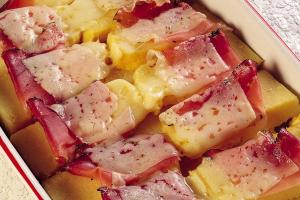 Polenta con speck e Asiago