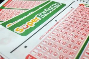 Vinti 709mila euro al Superenalotto!