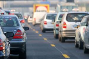 Giornata di passione sulle autostrade: traffico intenso e incidenti