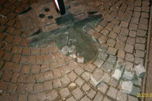 Voragine in via Manzoni, chiusa la strada