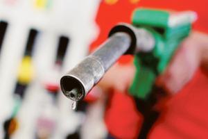 Distributore, uno su quattro non è in regola