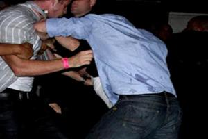 Rissa dopo il gioco, chiuso il bar