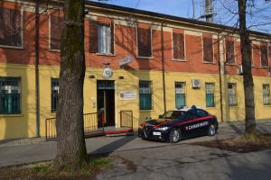 Lite furiosa in casa, aggrediti anche i carabinieri