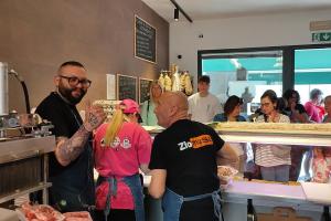 Apertura col botto per la macelleria “Zio Musso"