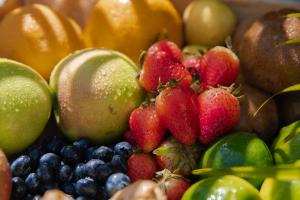 Allarme salmonella su frutta importata