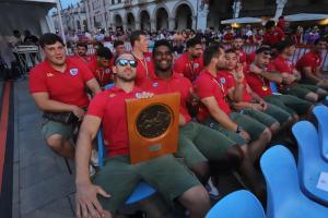 Tutta la città abbraccia i campioni d'Italia