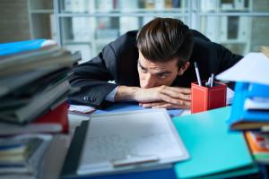 Notifiche ogni 2 minuti: il lavoro diventa tortura