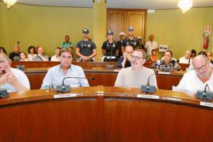 Fratelli, adesso è muro contro muro