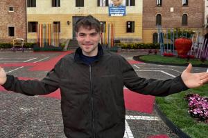 "Non date il telefono ai bimbi"