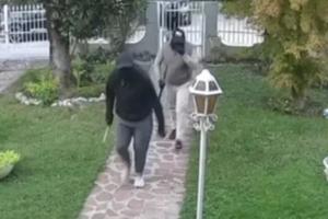 Assalto in una villetta di pomeriggio, rubati i gioielli
