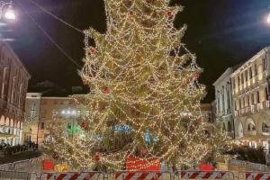 La città si prepara al Natale