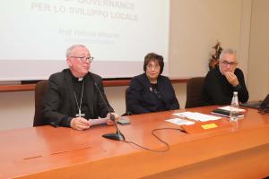 "Dobbiamo guardare ai poveri"