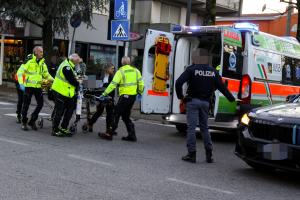 Accosta e s'accascia, allarme in Commenda