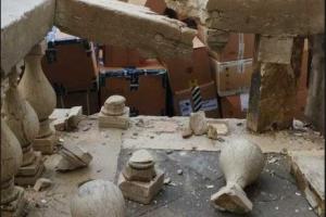 Ruba una barca piena di pacchi e si schianta a Rialto