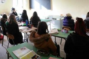 Scuole al gelo, studenti protestano
