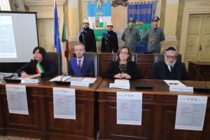 “Combattiamo l’indifferenza”