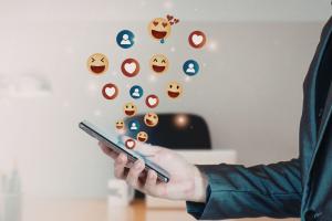 Meta spinge sull’AI, cambio abbonamenti