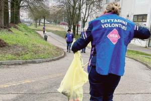 Pulizia nell’area verde degradata