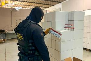 Una mega fabbrica clandestina di sigarette