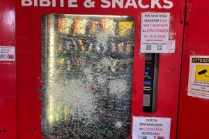 Vandali alle macchinette, danni ingenti